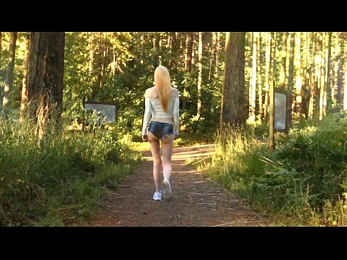 ❤️ Moaie frou beweecht stadich, net neaken video Russyske porno by porno fy.sexvideosex.top