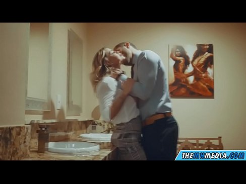 ❤️ As in busty blonde jo ferliedt yn in iepenbier toilet Russyske porno by porno fy.sexvideosex.top